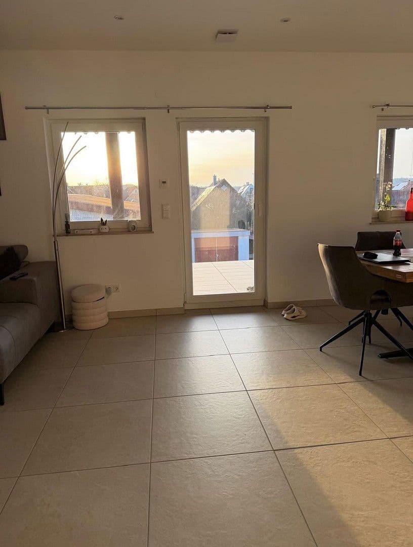 Prenájom bytu 3-izbový 130 m², Am Antoniweiher 4, Oberreichenbach, Bavorsko Prenájom bytu 3-izbový 130 m², Am Antoniweiher 4, Oberreichenbach, Bavorsko