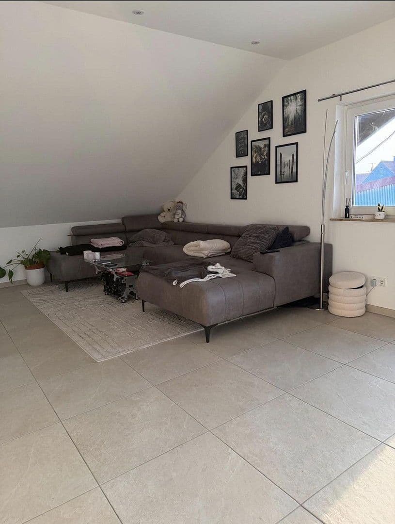 Prenájom bytu 3-izbový 130 m², Am Antoniweiher 4, Oberreichenbach, Bavorsko Prenájom bytu 3-izbový 130 m², Am Antoniweiher 4, Oberreichenbach, Bavorsko