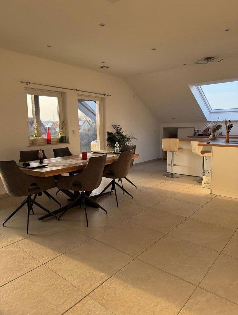 Prenájom bytu 3-izbový 130 m², Am Antoniweiher 4, Oberreichenbach, Bavorsko Prenájom bytu 3-izbový 130 m², Am Antoniweiher 4, Oberreichenbach, Bavorsko