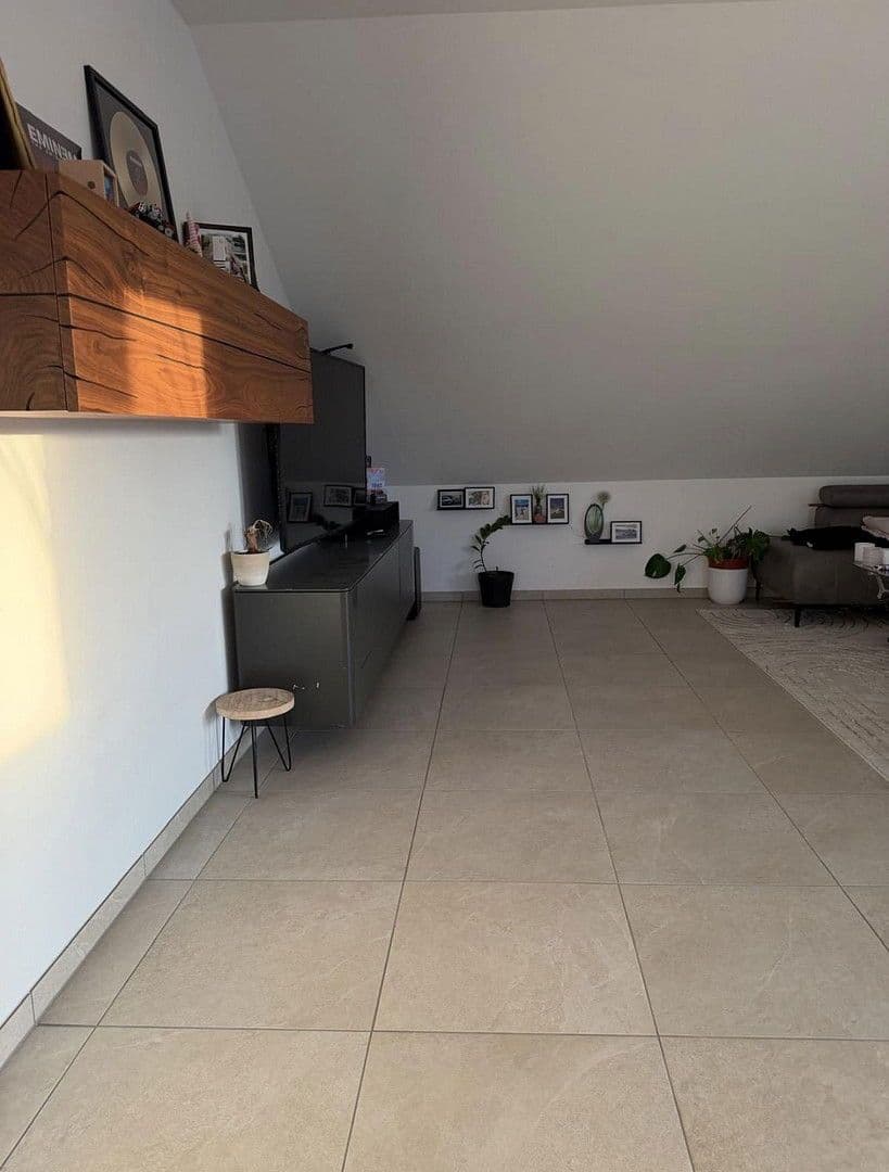 Prenájom bytu 3-izbový 130 m², Am Antoniweiher 4, Oberreichenbach, Bavorsko Prenájom bytu 3-izbový 130 m², Am Antoniweiher 4, Oberreichenbach, Bavorsko