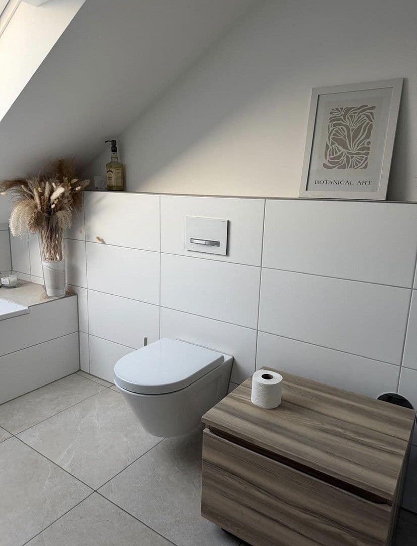 Prenájom bytu 3-izbový 130 m², Am Antoniweiher 4, Oberreichenbach, Bavorsko Prenájom bytu 3-izbový 130 m², Am Antoniweiher 4, Oberreichenbach, Bavorsko