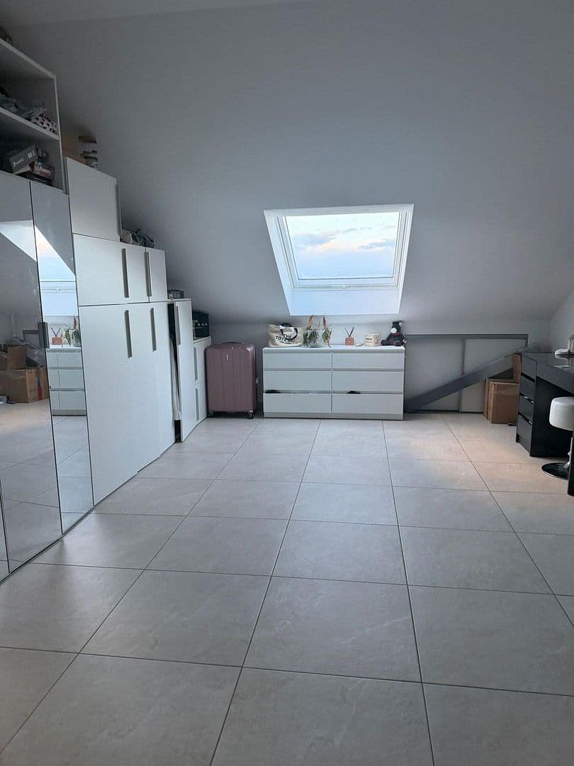 Prenájom bytu 3-izbový 130 m², Am Antoniweiher 4, Oberreichenbach, Bavorsko Prenájom bytu 3-izbový 130 m², Am Antoniweiher 4, Oberreichenbach, Bavorsko