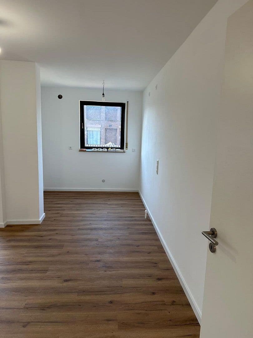 Predaj bytu 2-izbový 69 m², Esslingen am Neckar, Bádensko-Wurttembersko Predaj bytu 2-izbový 69 m², Esslingen am Neckar, Bádensko-Wurttembersko