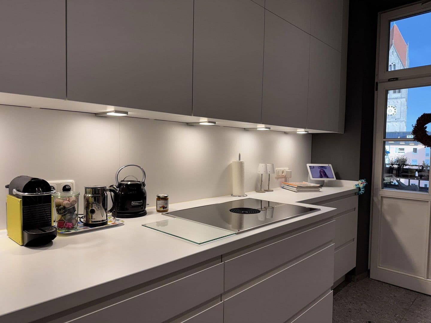 Prenájom bytu 2-izbový 115 m², München, Bavorsko Prenájom bytu 2-izbový 115 m², München, Bavorsko