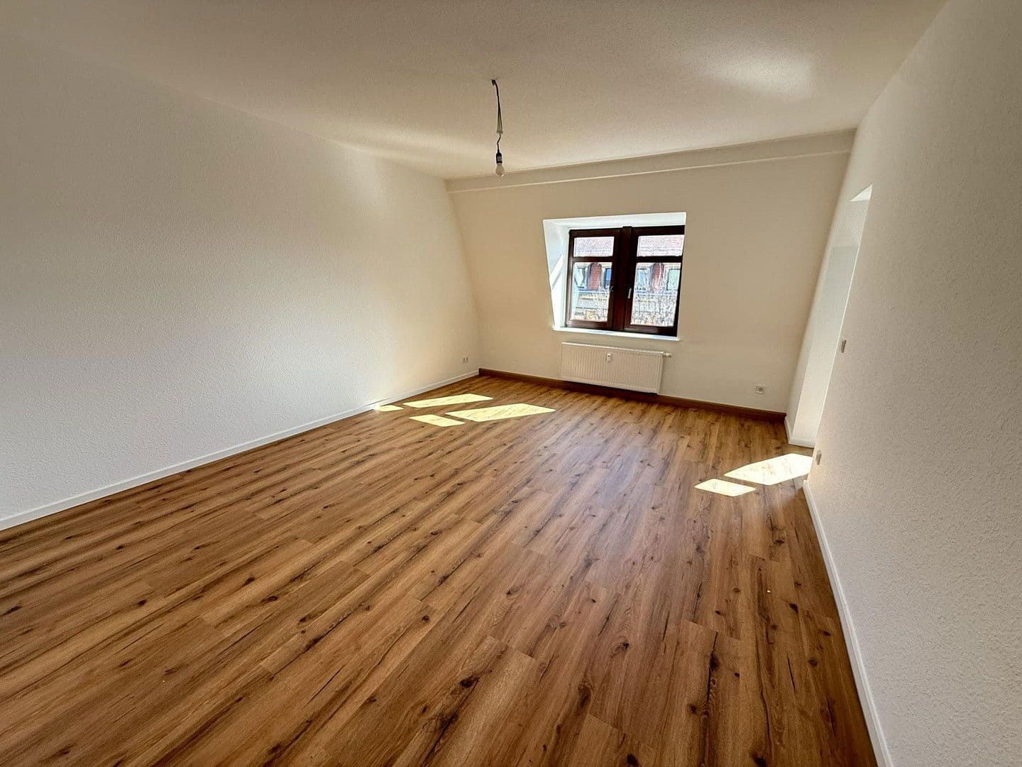 Prenájom bytu 3-izbový 68 m², Gambrinusstraße 16, Dresden, Sasko Prenájom bytu 3-izbový 68 m², Gambrinusstraße 16, Dresden, Sasko