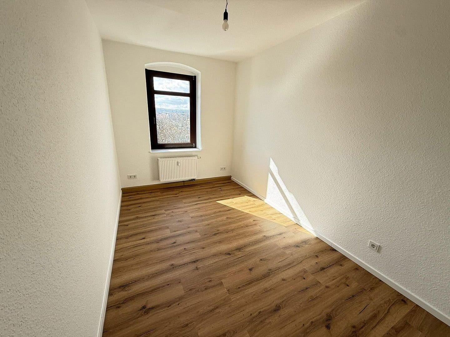 Prenájom bytu 3-izbový 68 m², Gambrinusstraße 16, Dresden, Sasko Prenájom bytu 3-izbový 68 m², Gambrinusstraße 16, Dresden, Sasko