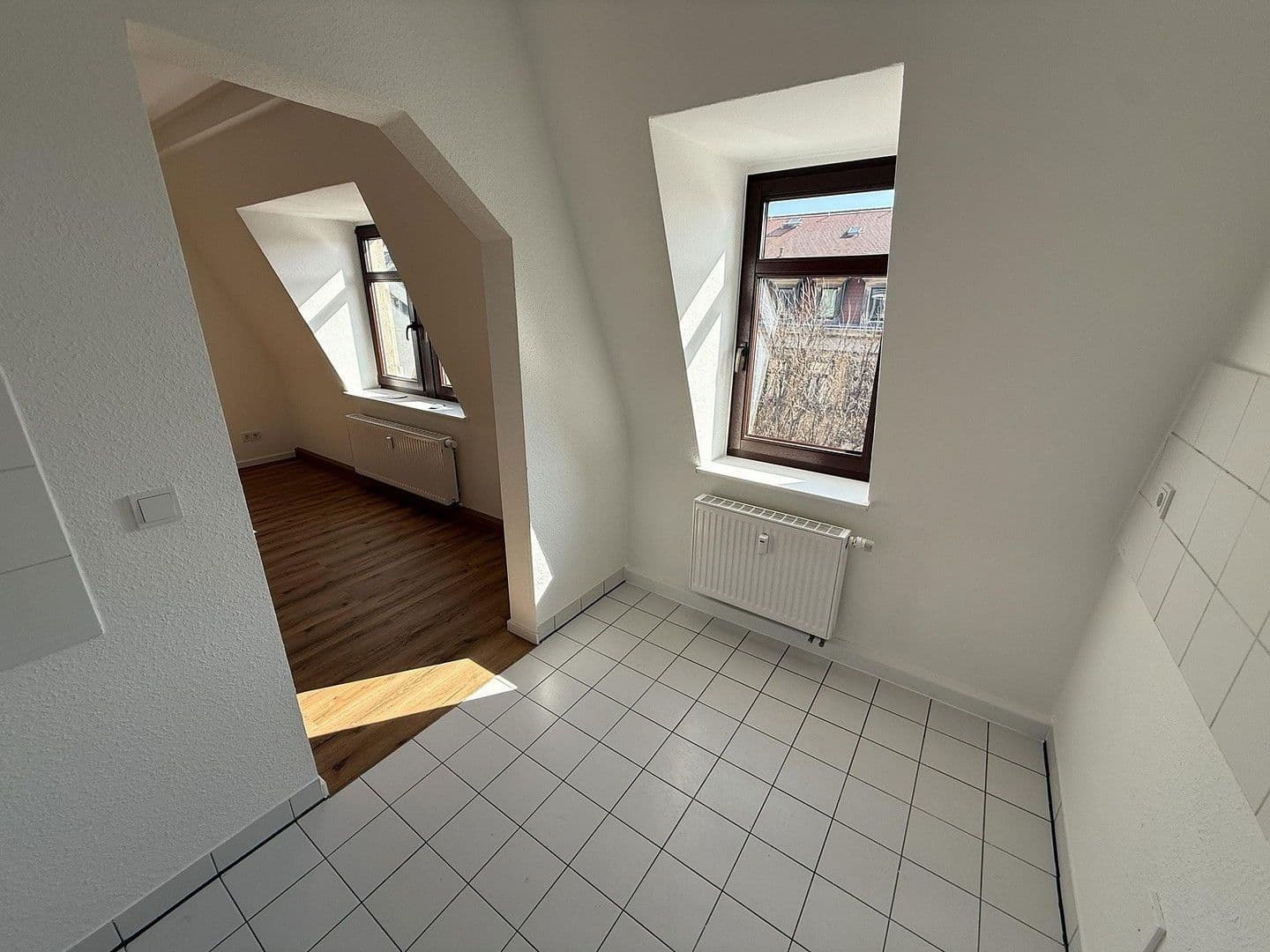 Prenájom bytu 3-izbový 68 m², Gambrinusstraße 16, Dresden, Sasko Prenájom bytu 3-izbový 68 m², Gambrinusstraße 16, Dresden, Sasko