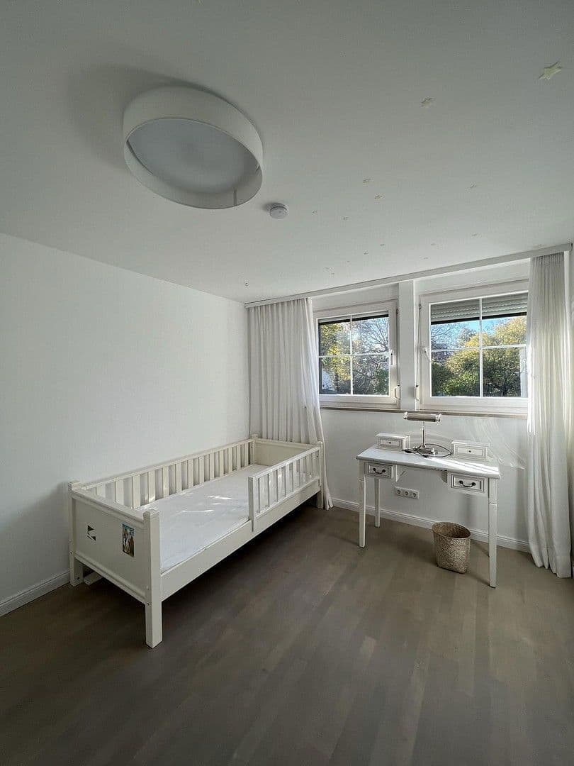 Predaj domu 151 m², pozemek 221 m², München, Bavorsko Predaj domu 151 m², pozemek 221 m², München, Bavorsko