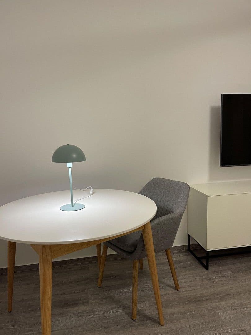 Prenájom bytu 2-izbový 54 m², Rauenthaler Straße 11A, Wiesbaden, Hesensko Prenájom bytu 2-izbový 54 m², Rauenthaler Straße 11A, Wiesbaden, Hesensko