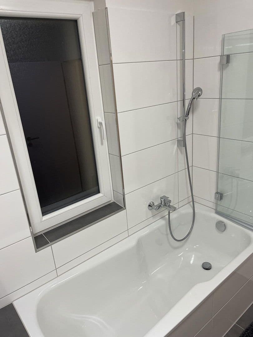 Prenájom bytu 2-izbový 54 m², Rauenthaler Straße 11A, Wiesbaden, Hesensko Prenájom bytu 2-izbový 54 m², Rauenthaler Straße 11A, Wiesbaden, Hesensko