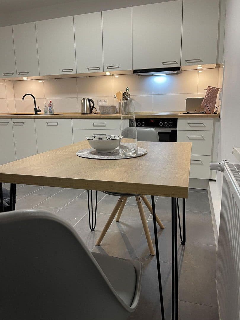 Prenájom bytu 2-izbový 54 m², Rauenthaler Straße 11A, Wiesbaden, Hesensko Prenájom bytu 2-izbový 54 m², Rauenthaler Straße 11A, Wiesbaden, Hesensko