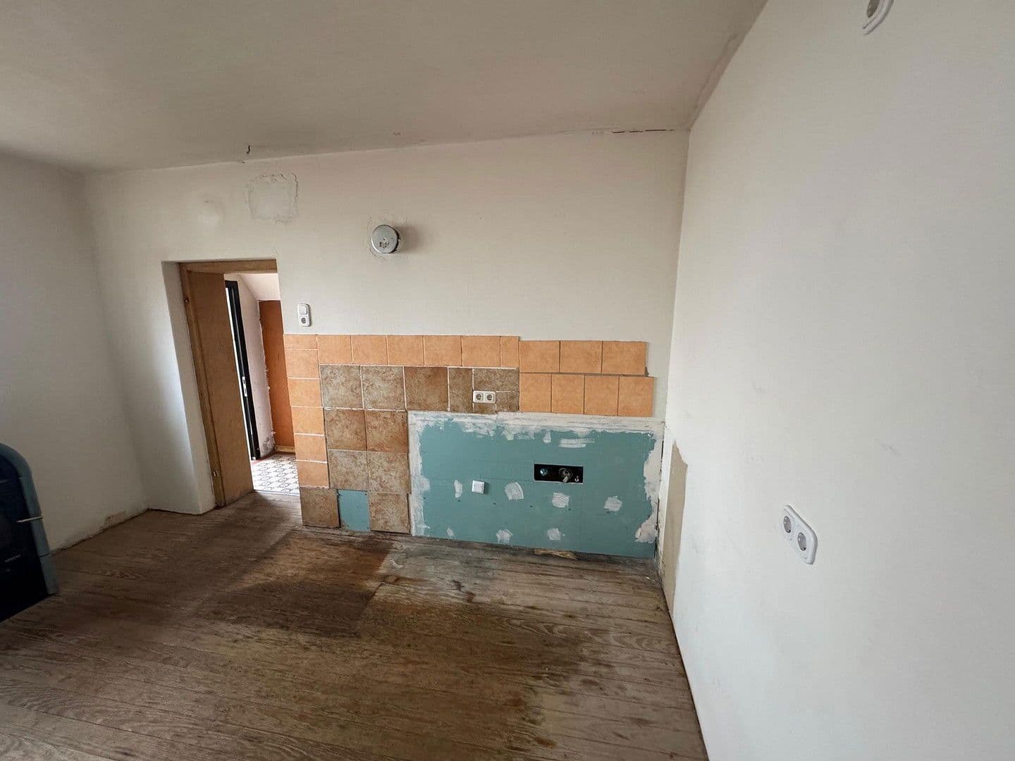 Predaj domu 95 m², pozemek 273 m², Rheinstr. 4, Hartenfels, Porýnie-Falcko Predaj domu 95 m², pozemek 273 m², Rheinstr. 4, Hartenfels, Porýnie-Falcko