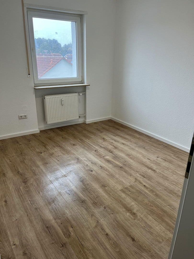 Prenájom domu 107 m², pozemek 578 m², Pariser Straße 163, Kaiserslautern, Porýnie-Falcko Prenájom domu 107 m², pozemek 578 m², Pariser Straße 163, Kaiserslautern, Porýnie-Falcko