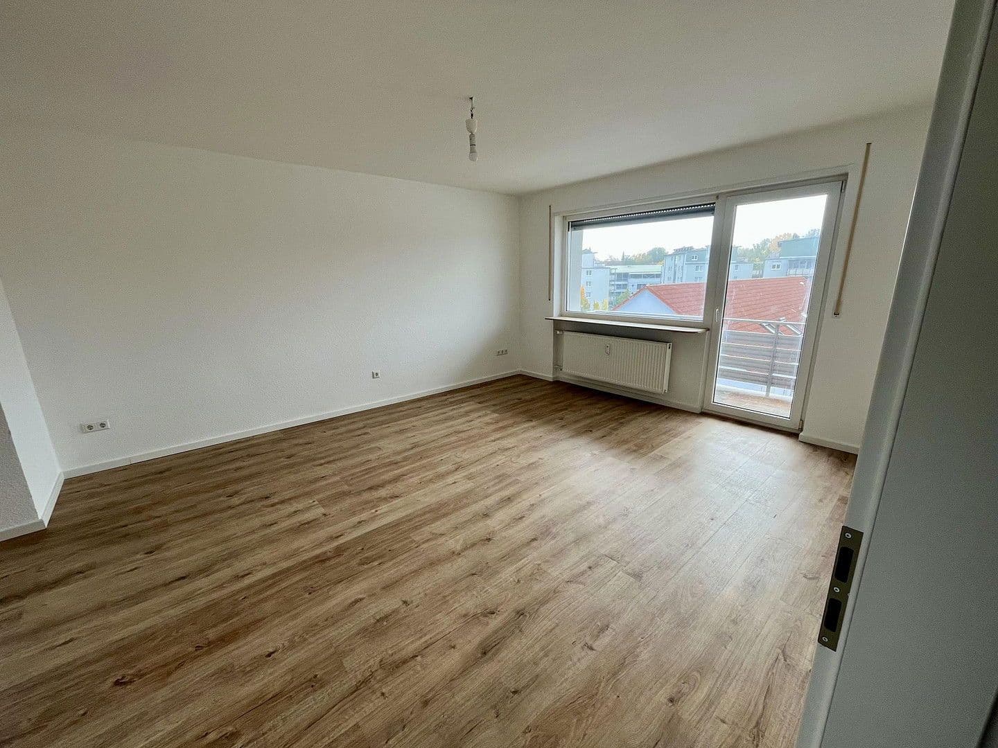 Prenájom domu 107 m², pozemek 578 m², Pariser Straße 163, Kaiserslautern, Porýnie-Falcko Prenájom domu 107 m², pozemek 578 m², Pariser Straße 163, Kaiserslautern, Porýnie-Falcko