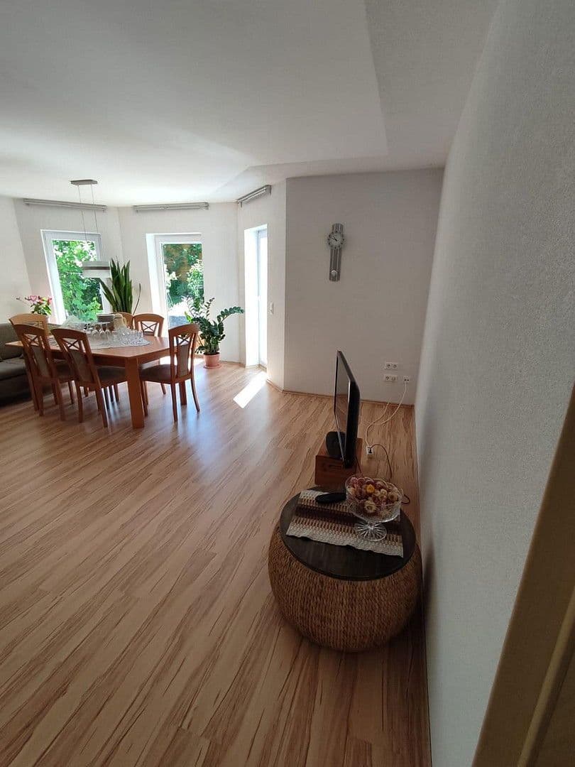 Predaj bytu 5-izbový 206 m², Höhefeldstr. 11/1, Eberbach, Bádensko-Wurttembersko Predaj bytu 5-izbový 206 m², Höhefeldstr. 11/1, Eberbach, Bádensko-Wurttembersko
