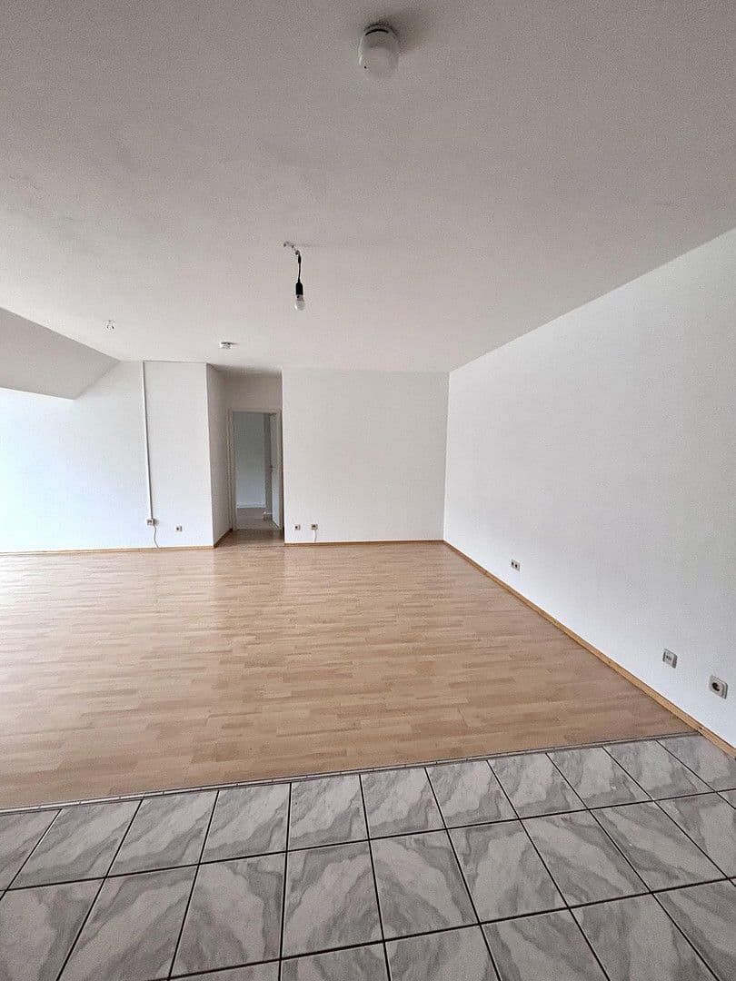 Prenájom bytu 3-izbový 82 m², Bahnhofstr. 22d, Usingen, Hesensko Prenájom bytu 3-izbový 82 m², Bahnhofstr. 22d, Usingen, Hesensko