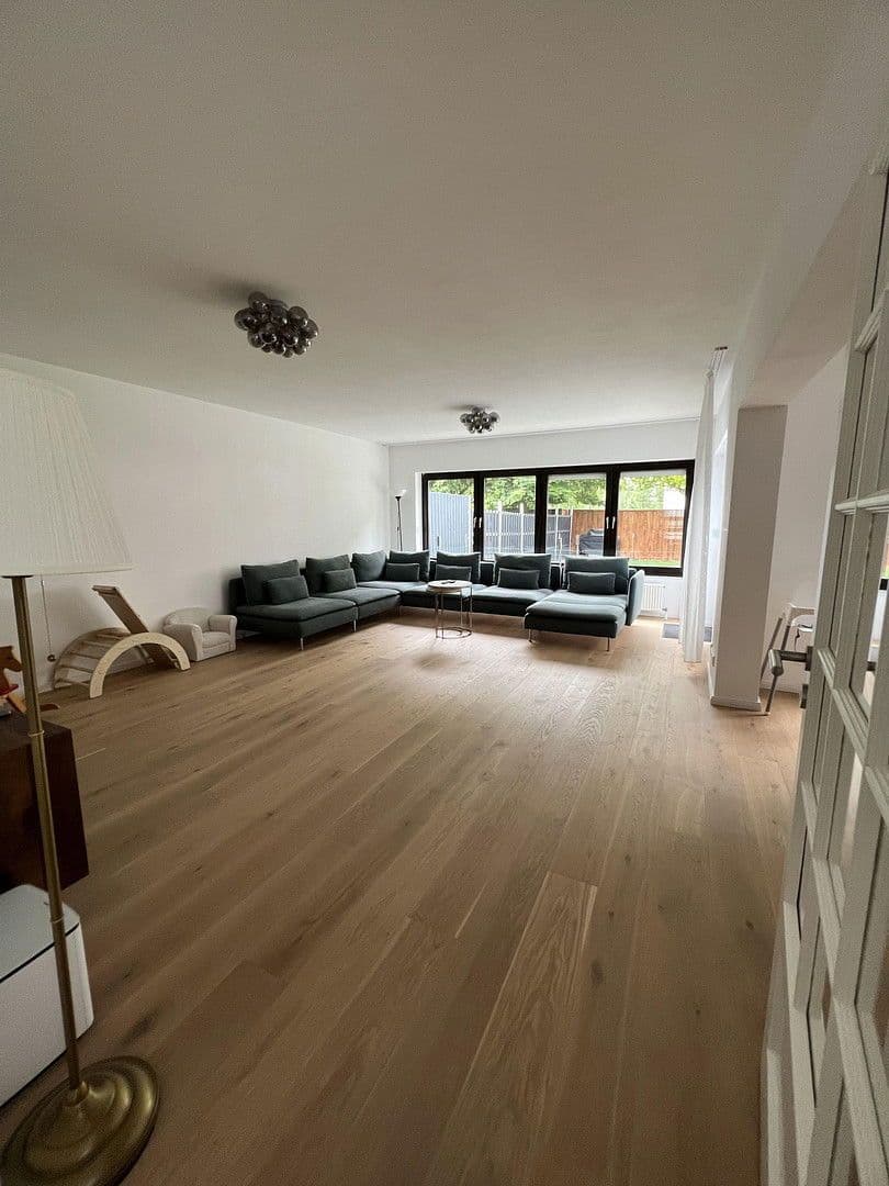 Predaj domu 130 m², pozemek 510 m², Puchheim, Bavorsko Predaj domu 130 m², pozemek 510 m², Puchheim, Bavorsko