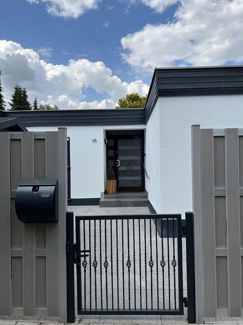 Predaj domu 130 m², pozemek 510 m², Puchheim, Bavorsko Predaj domu 130 m², pozemek 510 m², Puchheim, Bavorsko