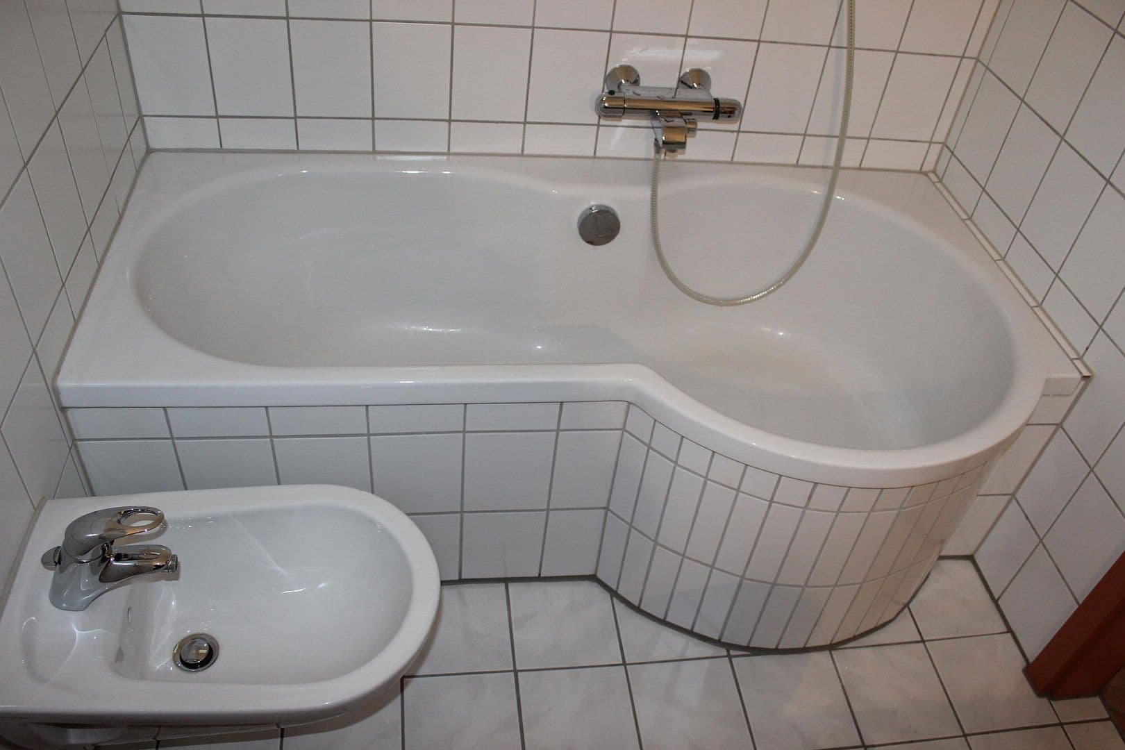 Prenájom bytu 2-izbový 50 m², Losäckerstraße 1, Stuttgart, Bádensko-Wurttembersko Prenájom bytu 2-izbový 50 m², Losäckerstraße 1, Stuttgart, Bádensko-Wurttembersko