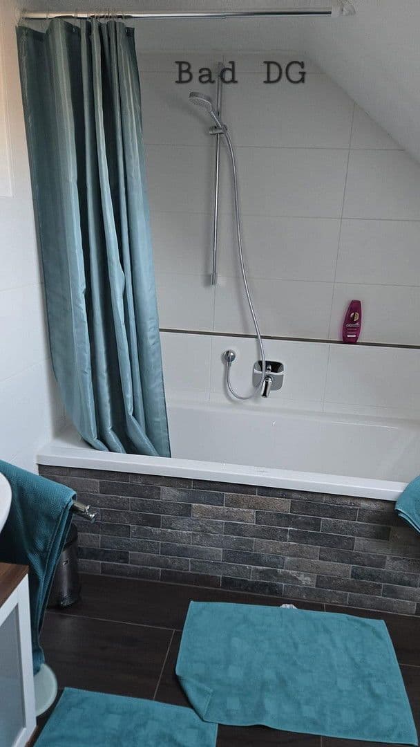 Predaj domu 124 m², pozemek 212 m², Ansbach, Bavorsko Predaj domu 124 m², pozemek 212 m², Ansbach, Bavorsko