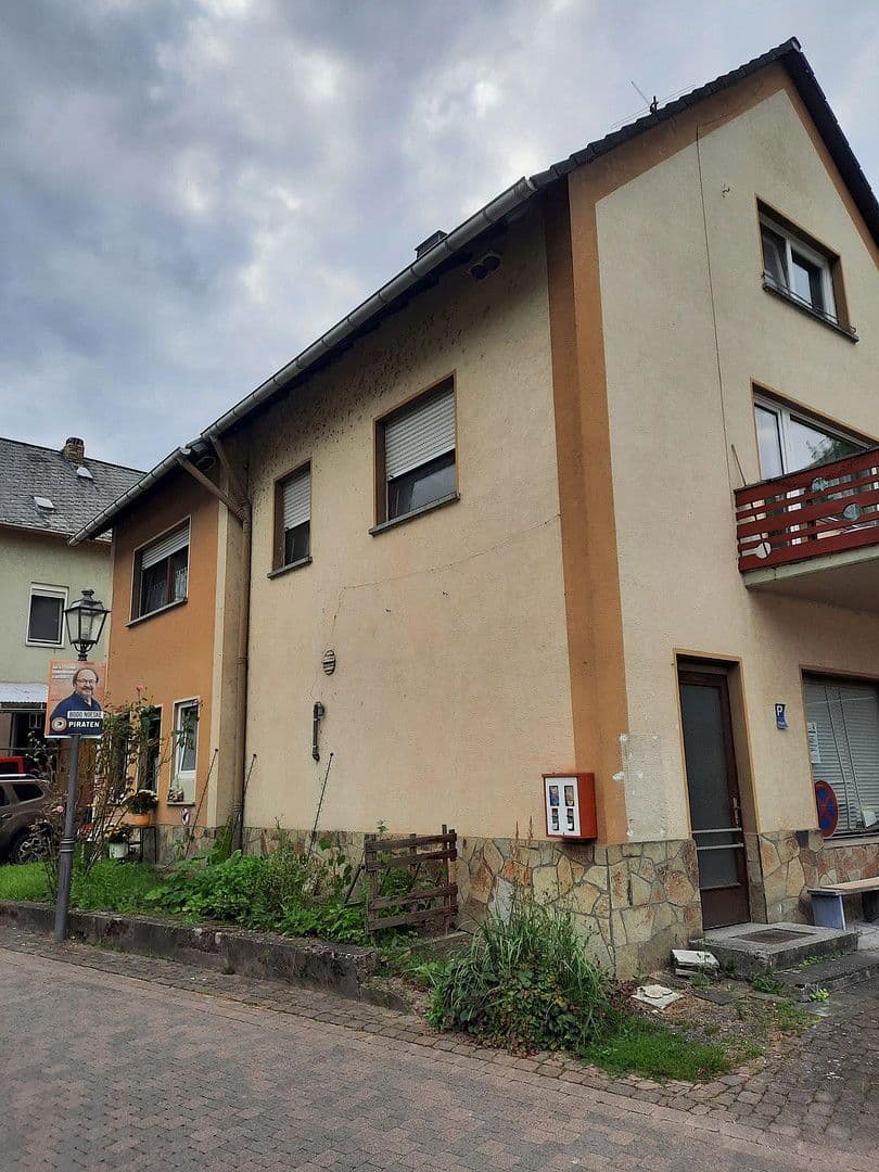 Prenájom bytu 4-izbový 100 m², Rheingoldstraße 146, Oberdiebach, Porýnie-Falcko Prenájom bytu 4-izbový 100 m², Rheingoldstraße 146, Oberdiebach, Porýnie-Falcko