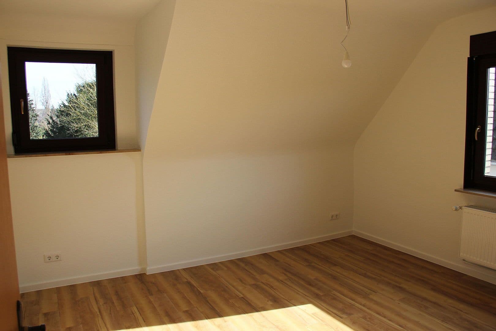 Prenájom domu 145 m², pozemek 1.000 m², Hannover, Dolné Sasko Prenájom domu 145 m², pozemek 1.000 m², Hannover, Dolné Sasko