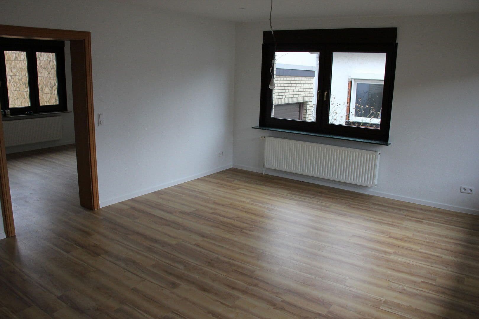 Prenájom domu 145 m², pozemek 1.000 m², Hannover, Dolné Sasko Prenájom domu 145 m², pozemek 1.000 m², Hannover, Dolné Sasko