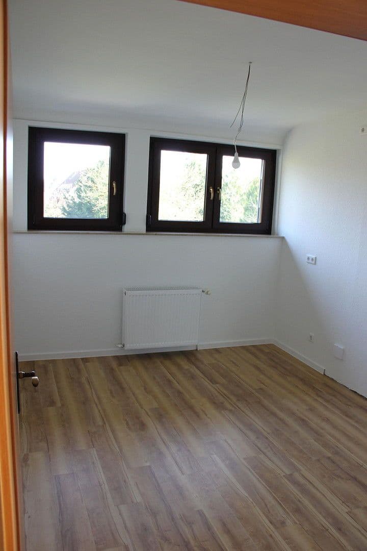 Prenájom domu 145 m², pozemek 1.000 m², Hannover, Dolné Sasko Prenájom domu 145 m², pozemek 1.000 m², Hannover, Dolné Sasko