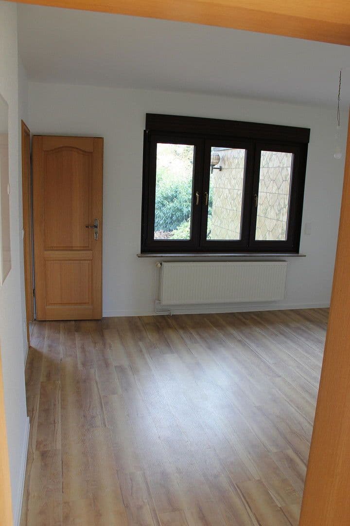 Prenájom domu 145 m², pozemek 1.000 m², Hannover, Dolné Sasko Prenájom domu 145 m², pozemek 1.000 m², Hannover, Dolné Sasko