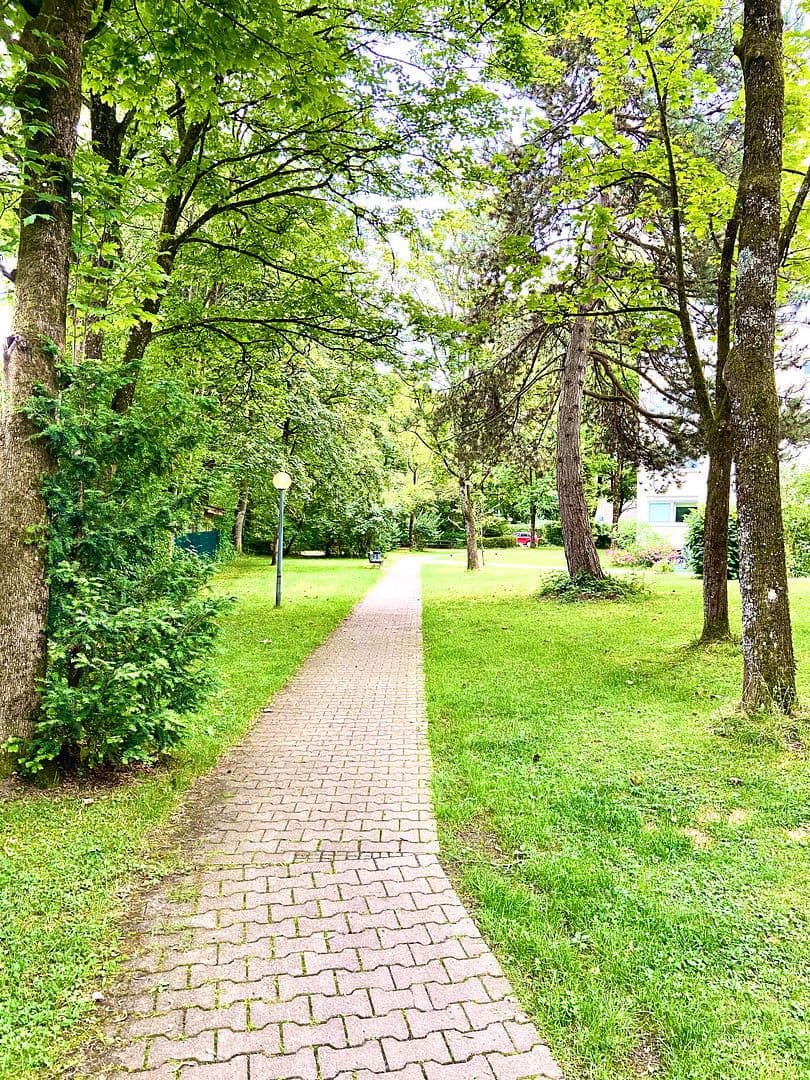 Prenájom bytu 2-izbový 58 m², Höglwörther Str. 361, München, Bavorsko Prenájom bytu 2-izbový 58 m², Höglwörther Str. 361, München, Bavorsko