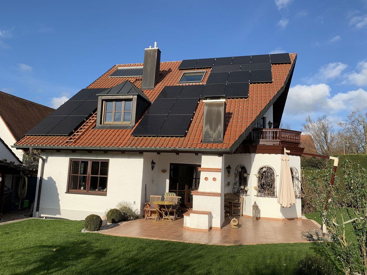 Predaj domu 278 m², pozemek 679 m², Neusäß, Bavorsko Predaj domu 278 m², pozemek 679 m², Neusäß, Bavorsko