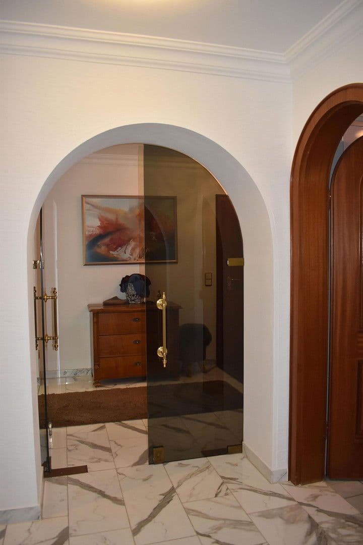 Predaj domu 278 m², pozemek 679 m², Neusäß, Bavorsko Predaj domu 278 m², pozemek 679 m², Neusäß, Bavorsko