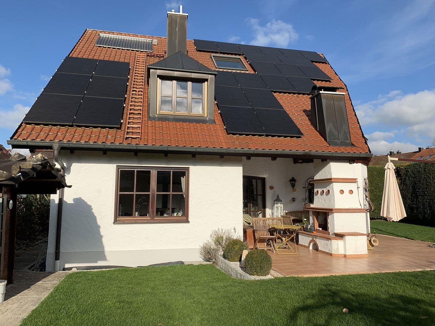 Predaj domu 278 m², pozemek 679 m², Neusäß, Bavorsko Predaj domu 278 m², pozemek 679 m², Neusäß, Bavorsko