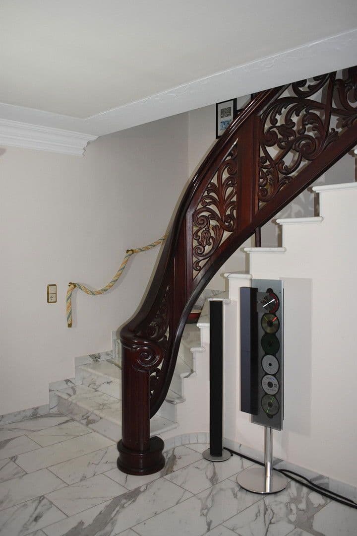 Predaj domu 278 m², pozemek 679 m², Neusäß, Bavorsko Predaj domu 278 m², pozemek 679 m², Neusäß, Bavorsko