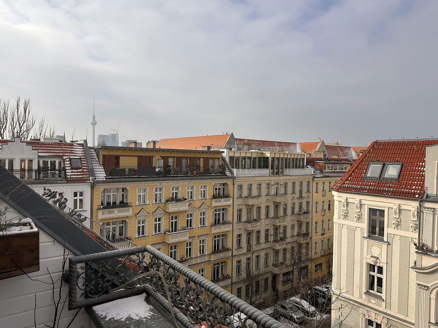 Prenájom bytu 3-izbový 95 m², Berlin, Berlín Prenájom bytu 3-izbový 95 m², Berlin, Berlín