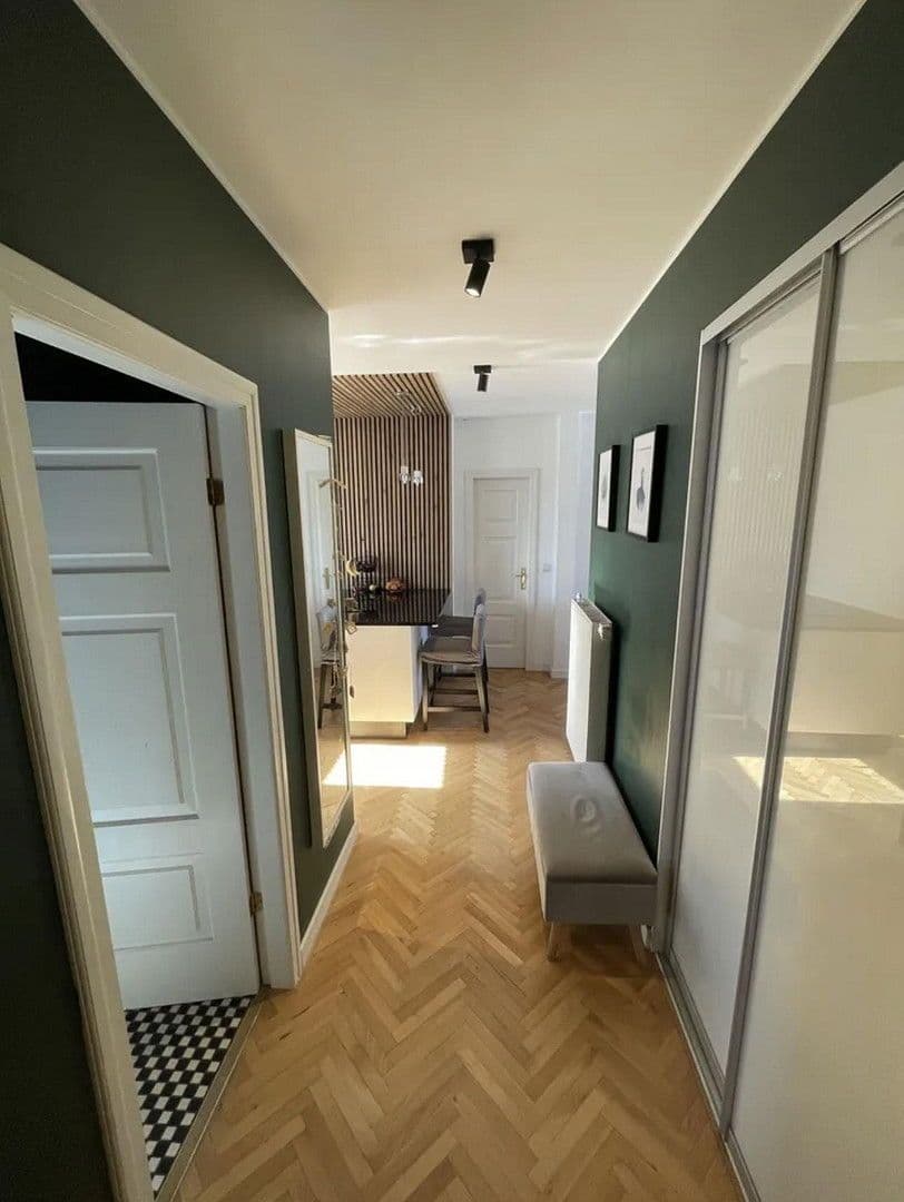 Prenájom bytu 3-izbový 95 m², Berlin, Berlín Prenájom bytu 3-izbový 95 m², Berlin, Berlín