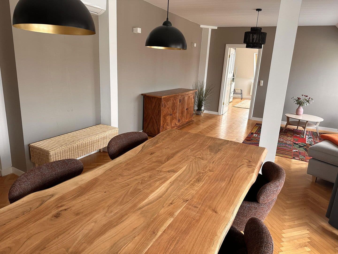 Prenájom bytu 3-izbový 95 m², Berlin, Berlín Prenájom bytu 3-izbový 95 m², Berlin, Berlín