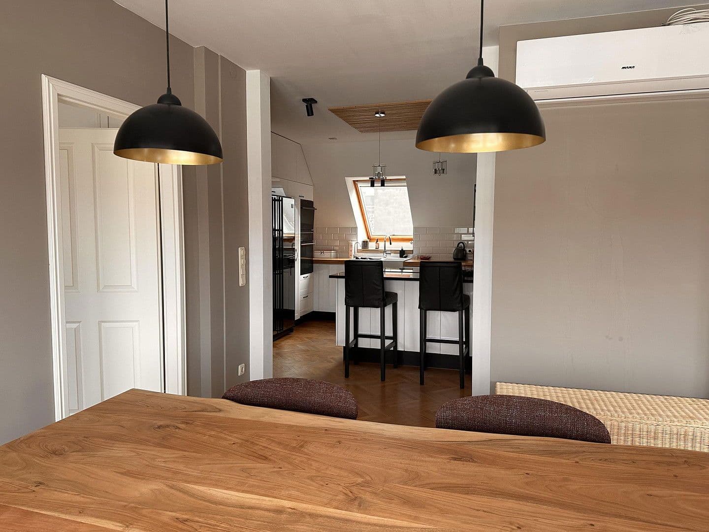 Prenájom bytu 3-izbový 95 m², Berlin, Berlín Prenájom bytu 3-izbový 95 m², Berlin, Berlín