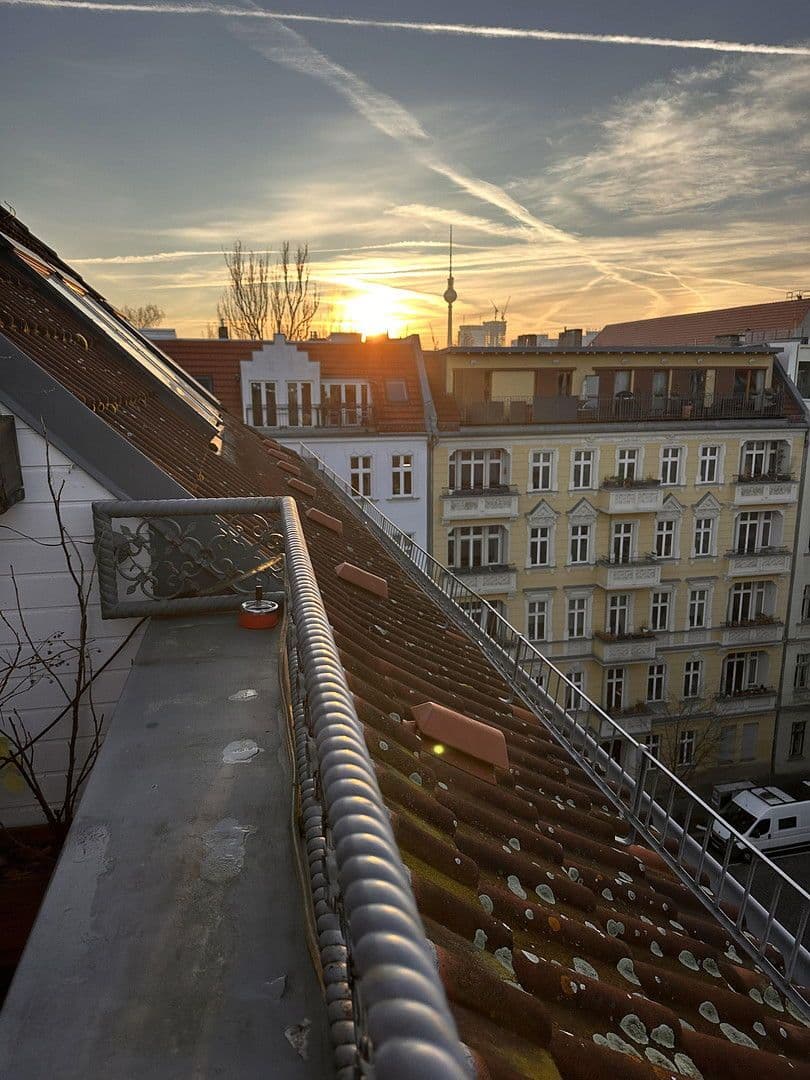 Prenájom bytu 3-izbový 95 m², Berlin, Berlín Prenájom bytu 3-izbový 95 m², Berlin, Berlín