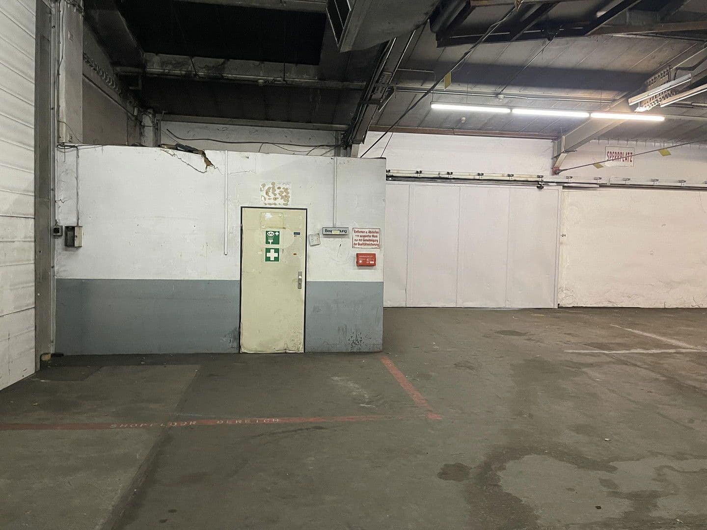 Prenájom nebytového priestoru 10.430 m², Im Gewerbepark 1, Hunderdorf, Bavorsko Prenájom nebytového priestoru 10.430 m², Im Gewerbepark 1, Hunderdorf, Bavorsko