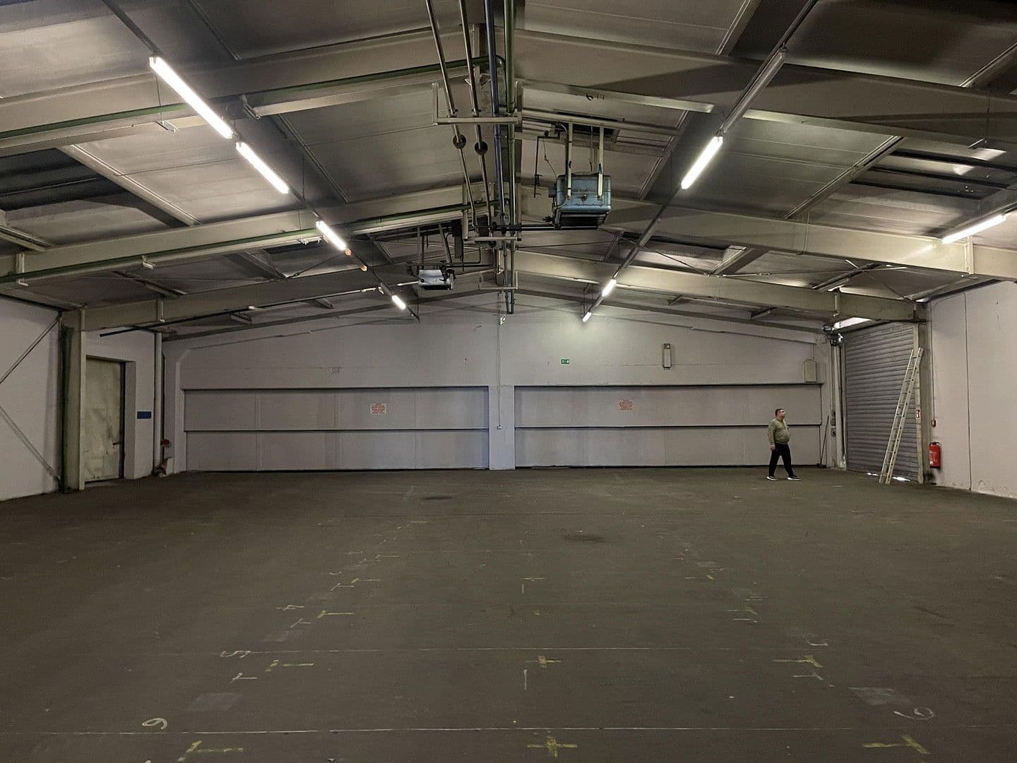 Prenájom nebytového priestoru 10.430 m², Im Gewerbepark 1, Hunderdorf, Bavorsko Prenájom nebytového priestoru 10.430 m², Im Gewerbepark 1, Hunderdorf, Bavorsko