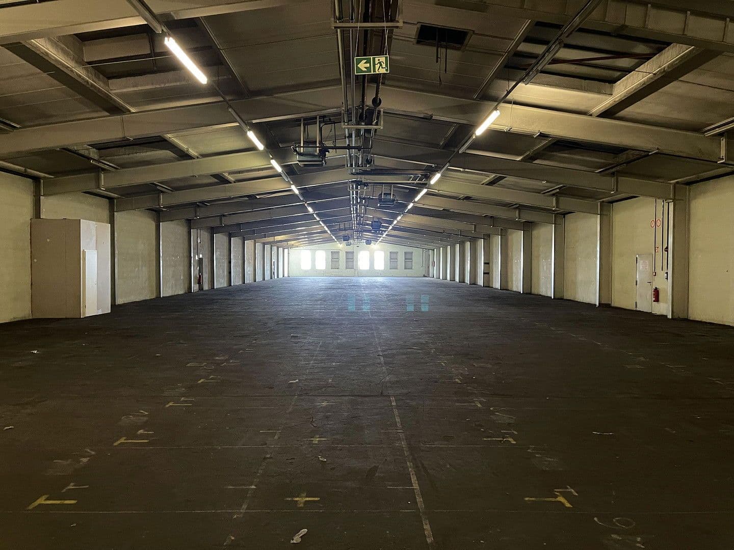 Prenájom nebytového priestoru 10.430 m², Im Gewerbepark 1, Hunderdorf, Bavorsko Prenájom nebytového priestoru 10.430 m², Im Gewerbepark 1, Hunderdorf, Bavorsko