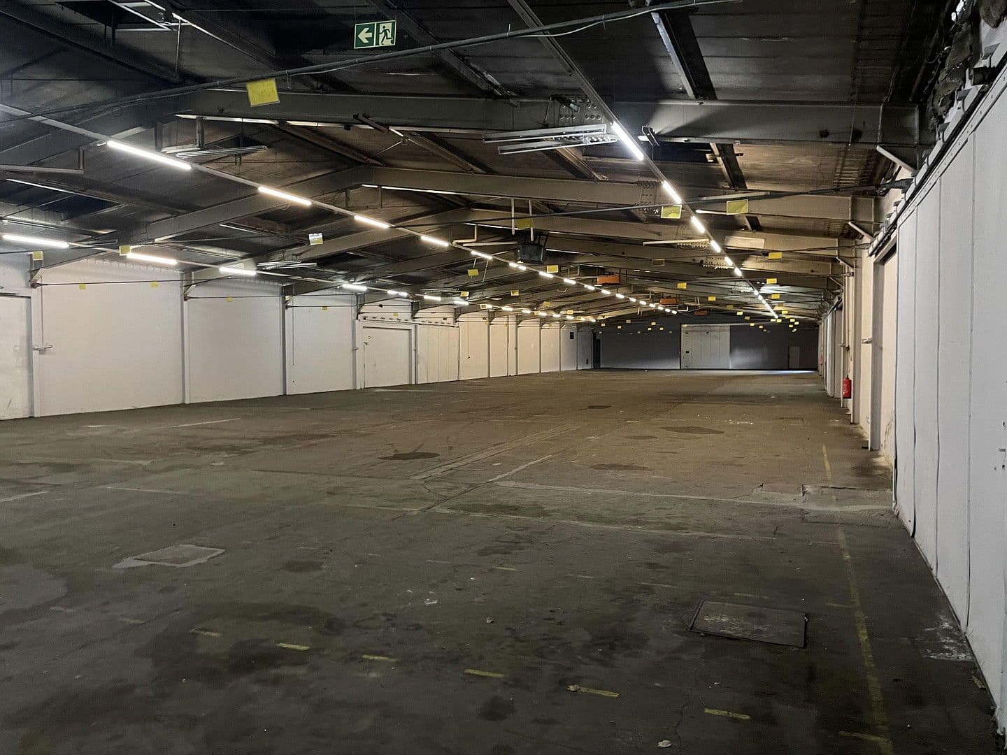 Prenájom nebytového priestoru 10.430 m², Im Gewerbepark 1, Hunderdorf, Bavorsko Prenájom nebytového priestoru 10.430 m², Im Gewerbepark 1, Hunderdorf, Bavorsko