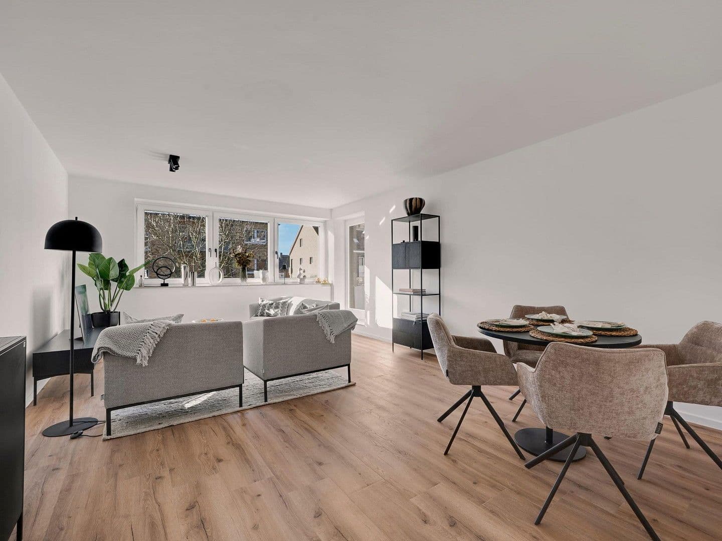 Predaj bytu 3-izbový 81 m², Quedlingburger Weg 8, Hannover, Dolné Sasko Predaj bytu 3-izbový 81 m², Quedlingburger Weg 8, Hannover, Dolné Sasko