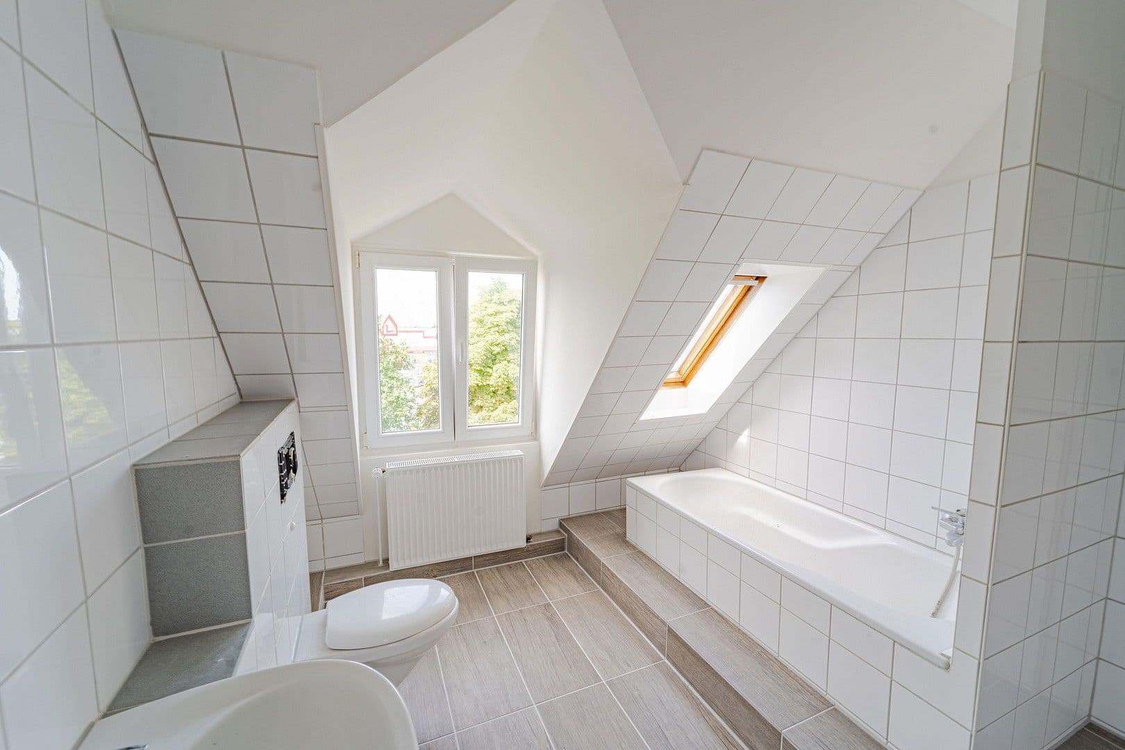 Predaj bytu 3-izbový 110 m², Schwartauer Allee 121a, Lübeck, Šlezvicko-Holštajnsko Predaj bytu 3-izbový 110 m², Schwartauer Allee 121a, Lübeck, Šlezvicko-Holštajnsko