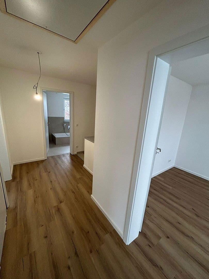 Predaj domu 165 m², pozemek 249 m², Rosenbergerstraße 5 (Kleinlintach 1), Bogen, Bavorsko Predaj domu 165 m², pozemek 249 m², Rosenbergerstraße 5 (Kleinlintach 1), Bogen, Bavorsko