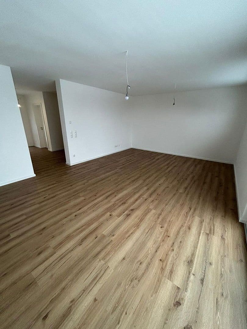 Predaj domu 165 m², pozemek 249 m², Rosenbergerstraße 5 (Kleinlintach 1), Bogen, Bavorsko Predaj domu 165 m², pozemek 249 m², Rosenbergerstraße 5 (Kleinlintach 1), Bogen, Bavorsko