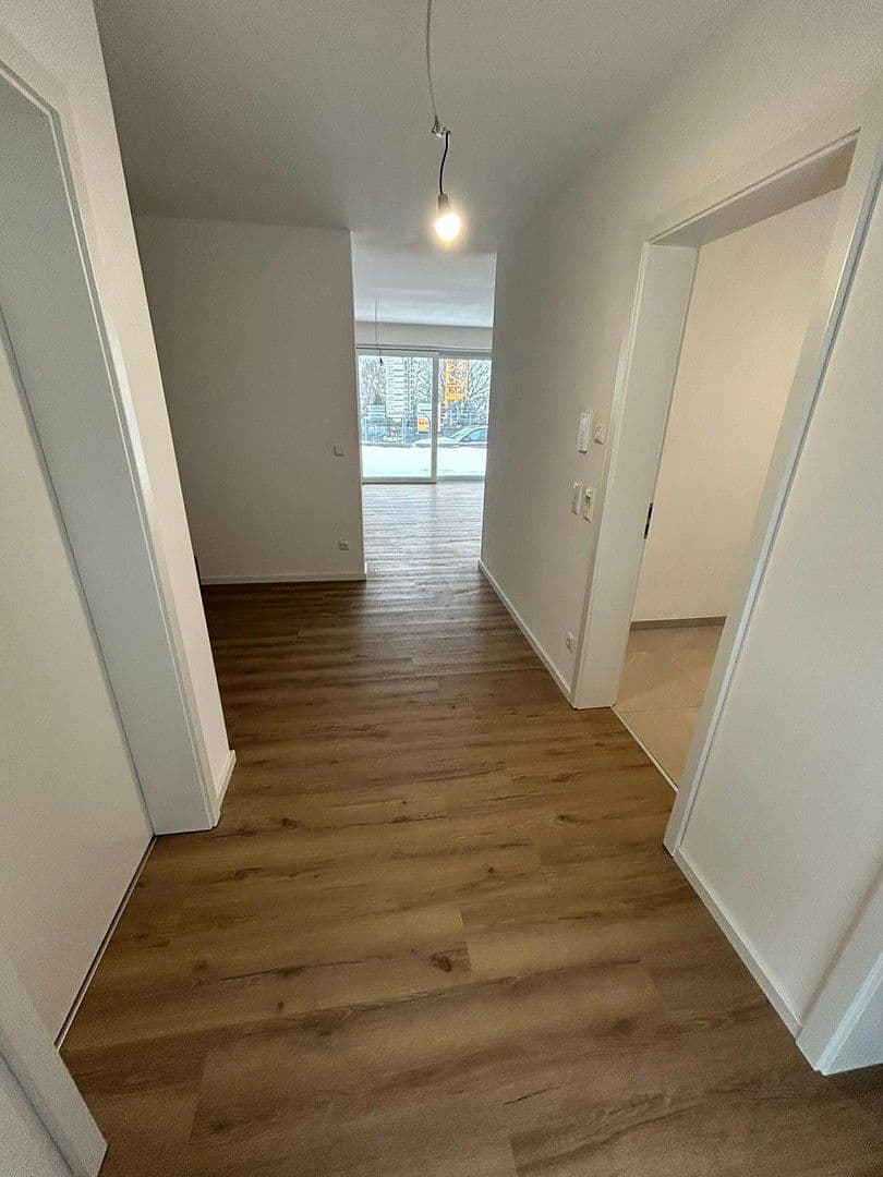 Predaj domu 165 m², pozemek 249 m², Rosenbergerstraße 5 (Kleinlintach 1), Bogen, Bavorsko Predaj domu 165 m², pozemek 249 m², Rosenbergerstraße 5 (Kleinlintach 1), Bogen, Bavorsko