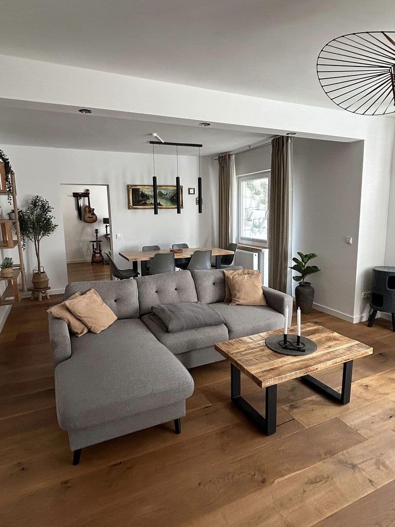 Predaj bytu 5-izbový 109 m², Römerstraße 8, Essen, Severné Porýnie - Westfálsko Predaj bytu 5-izbový 109 m², Römerstraße 8, Essen, Severné Porýnie - Westfálsko