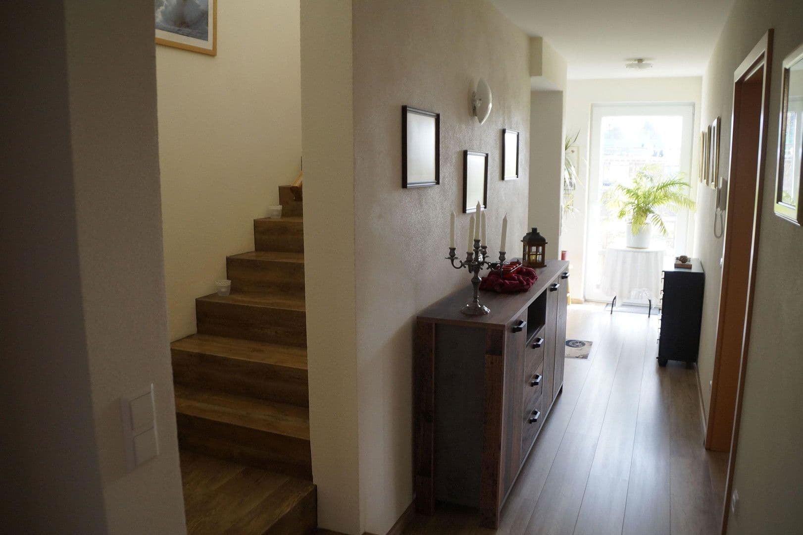 Predaj domu 238 m², pozemek 624 m², Schwaigern, Bádensko-Wurttembersko Predaj domu 238 m², pozemek 624 m², Schwaigern, Bádensko-Wurttembersko